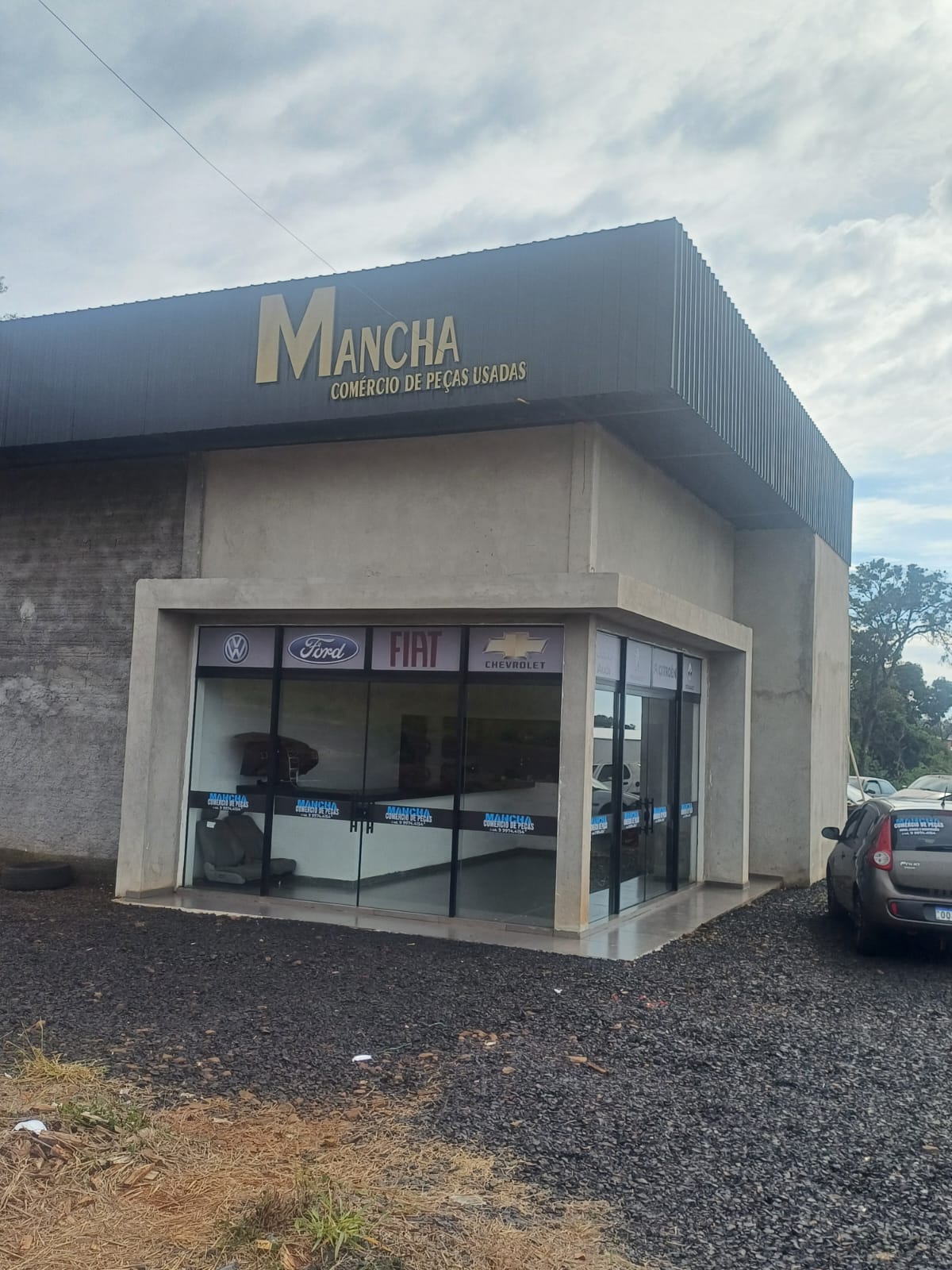 Foto mancha-ferro-velho.jpg